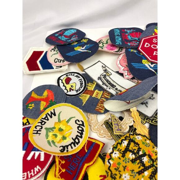 150 PC Assorted Sewing Applique Patches Iron on Sew On NEW Mixed Sequin Crafting - Picture 4 of 16